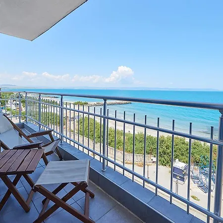 Family Regata Pomorie